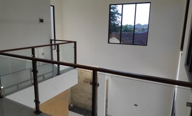 Rumah 2 Lantai Minimalis Modern Puri Anjasmoro Semarang Dekat Bandara