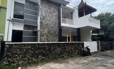 Rumah Cantik 2 lantai dikawasan premium Banteng Jogja
