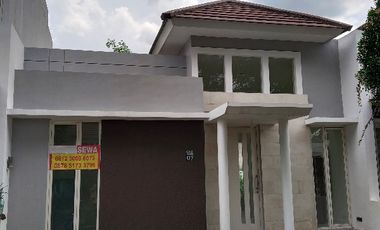 Sewa murah Greenville Citra Harmoni Sidoarjo Baru Renov, Asri
