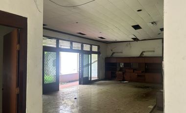 Dijual Murah Rumah Tepi Jalan Hitung Tanah di Cempaka Putih Jakpus