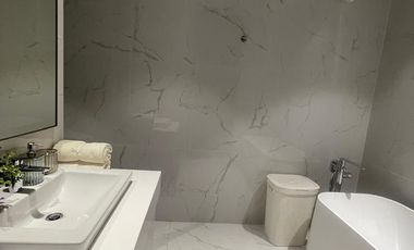 BRAND NEW EXCLUSIVE UNIT WITH PRIVATE LIFT SAUMATA SUITES ALAM SUTERA