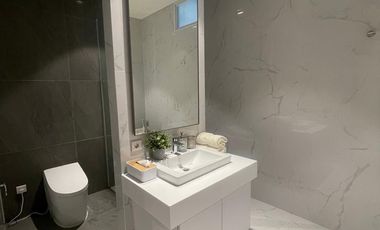 BRAND NEW EXCLUSIVE UNIT WITH PRIVATE LIFT SAUMATA SUITES ALAM SUTERA