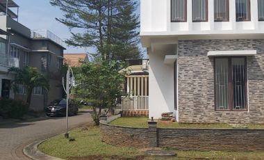 Rumah Cantik Posisi Hoek Discovery Bintaro Jaya CPA13096
