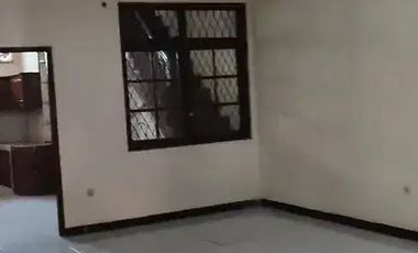 Disewakan Rumah /Kantor Jalan Lebar Tebet Murah Bagus