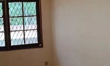 Disewakan Rumah /Kantor Jalan Lebar Tebet Murah Bagus