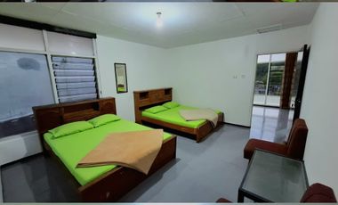 DISEWAKAN HARIAN VILLA KELUARGA YANG ASRI DI WISATA SONGGORITI, BATU