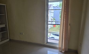 Dijual rumah di Perum Royal Tajur