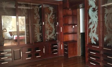 Town house Springhill Kemayoran Lt 300 M2, 4 Lantai, Timur, Lift