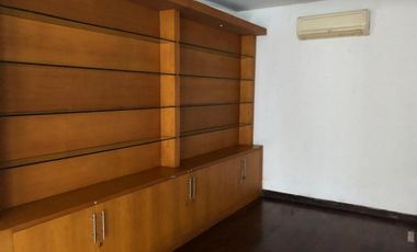 Town house Springhill Kemayoran Lt 300 M2, 4 Lantai, Timur, Lift