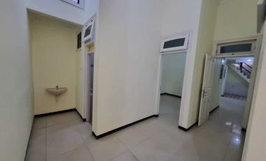 Sewa rmh siap huni lebak permai bisa utk usaha.akses truk masuk