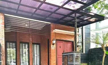 Rumah Cantik Semi Furnished Siap Huni di Emerald Bintaro Jaya 11737LR