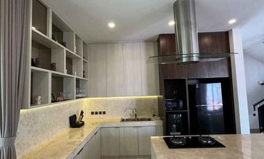 Villa Modern Mewah Full Furnished di Denpasar Timur