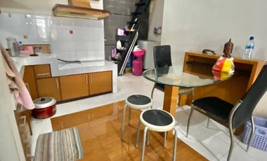 Rumah Kuldesak Taman Holis Indah