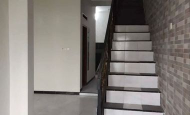 Disewakan Rumah Semi Furnished Bagus Daerah Wiyung Dekat Raya Mastrip