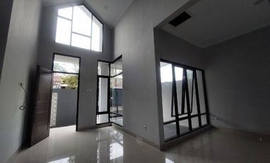 rumah cantik modern minimalis di perumahan cluster solo