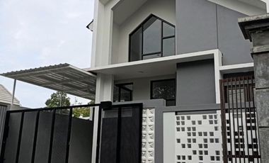 rumah cantik modern minimalis di perumahan cluster solo