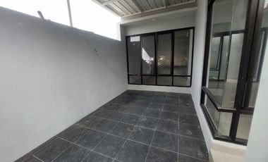 rumah cantik modern minimalis di perumahan cluster solo