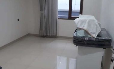 Jual rumah di istana regency sudirman