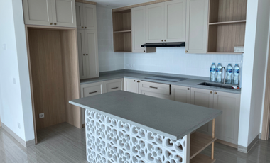 Sewa Apartment Hillcrest House 3 BR Furnished Dekat Uph Dan Siloam