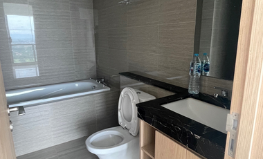 Sewa Apartment Hillcrest House 3 BR Furnished Dekat Uph Dan Siloam