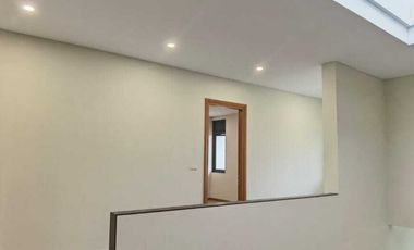 Jual rumah mewah ,  baru Kota Baru Parahyangan