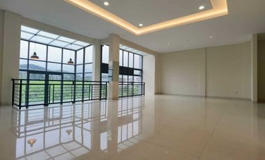Jual rumah mewah ,  baru Kota Baru Parahyangan