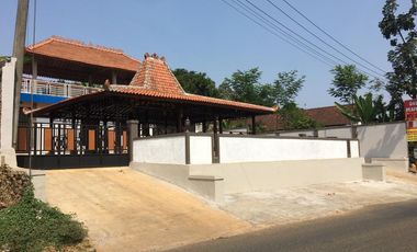Rumah Model Joglo Dekat Tempat Wisata 742 m²