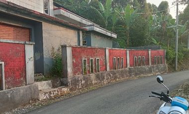 Villa 2 Lt + Gudang Teh, Lt. 1100 m, Darangdan, Purwakarta.