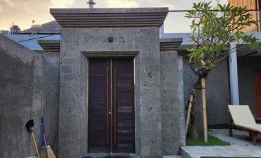 Dijual atau Disewakan Luxury villa full furnish di Nusa dua