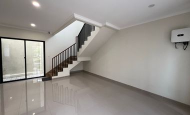 RUMAH POSISI BAGUS HOEK DI CARSON GADING SERPONG HADAP UTARA