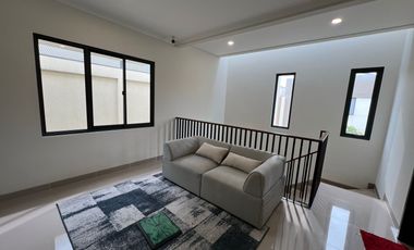 RUMAH POSISI BAGUS HOEK DI CARSON GADING SERPONG HADAP UTARA