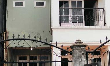 Rumah jln utama komplek palm hill.