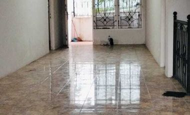 Rumah jln utama komplek palm hill.