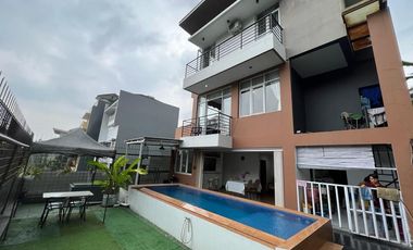 Jual di bawah Appraisal Bank Rumah Villa CANTIK Ada KOLAM RENANG FULL FURNISHED di RESORT DAGO