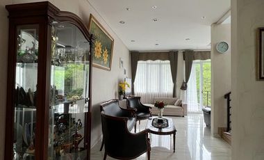 Jual di bawah Appraisal Bank Rumah Villa CANTIK Ada KOLAM RENANG FULL FURNISHED di RESORT DAGO