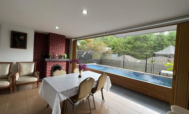 Jual di bawah Appraisal Bank Rumah Villa CANTIK Ada KOLAM RENANG FULL FURNISHED di RESORT DAGO