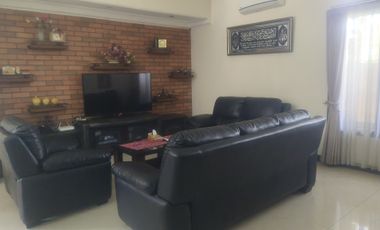 Rumah Disewakan Balikpapan Baru 1 Lt Full Furnished Kolam Renang