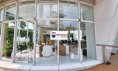 Hunian mewah, view laut, Apartemen Regatta Montecarlo