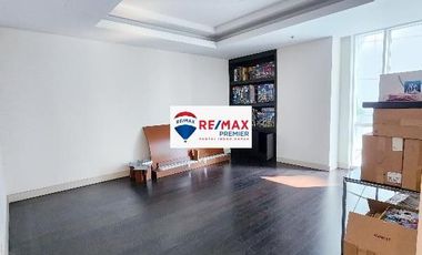 Hunian mewah, view laut, Apartemen Regatta Montecarlo