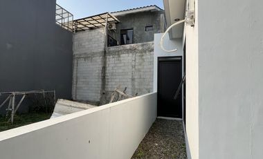 Promo Akhir Tahun RUMAH MEWAH 2 LANTAI FREE BIAYA² BEBAS BANJIR!