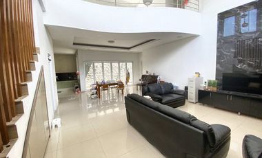 Rumah Mewah Modern  Strategis Tengah kota Serengan Solo