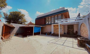 Rumah Mewah Modern  Strategis Tengah kota Serengan Solo