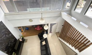 Rumah Mewah Modern  Strategis Tengah kota Serengan Solo