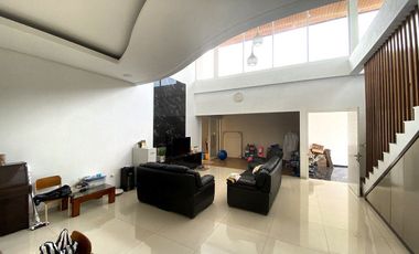 Rumah Mewah Modern  Strategis Tengah kota Serengan Solo