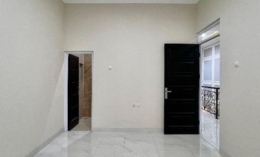 TOWNHOUSE PREMIUM DEKAT STASIUN UNIV. PANCASILA, LENTENG AGUNG