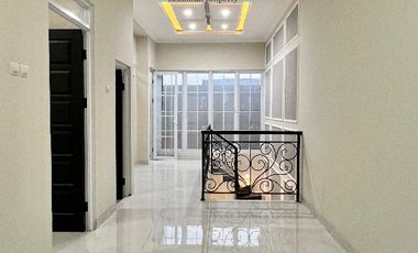 TOWNHOUSE PREMIUM DEKAT STASIUN UNIV. PANCASILA, LENTENG AGUNG