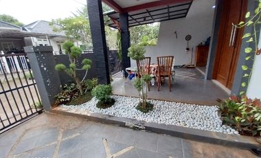 Rumah Dekat Statiun Swimming Pool di Villa Gunung Lestari Ciputat13979