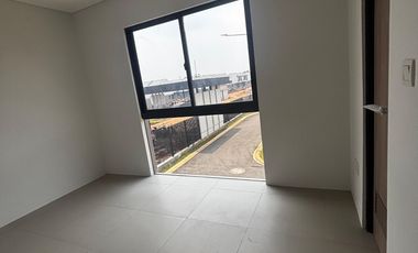 Rumah 2 Lantai Siap Huni Lokasi Strategis di Park Serpong