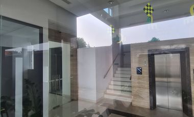 DISEWAKAN MINI BUILDING KANTOR BARU 3 LANTAI DI KEBAYORAN LAMA LOKASI