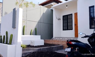 rumah di sanggulan, modern style villa